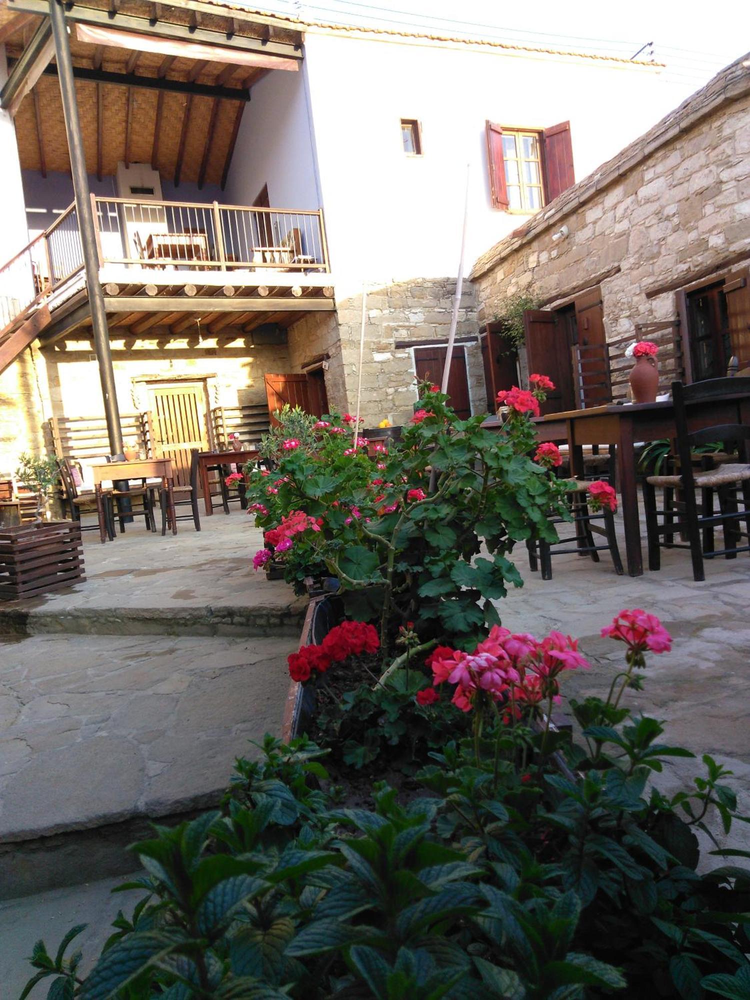 Teacher'S House Maroni Exterior foto